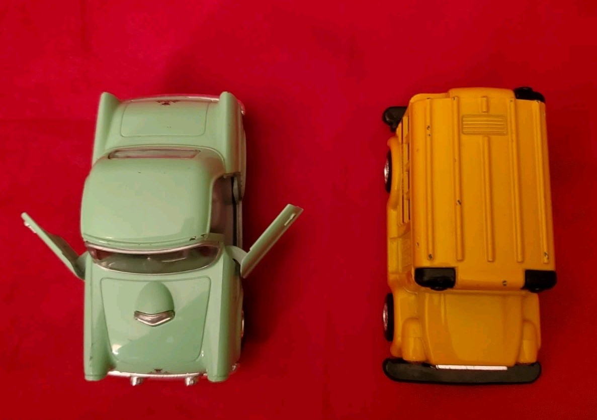 Vintage Diecast Kintoy Lot of 2 1955 Ford Thunderbird Schoolbus Pull-back Action