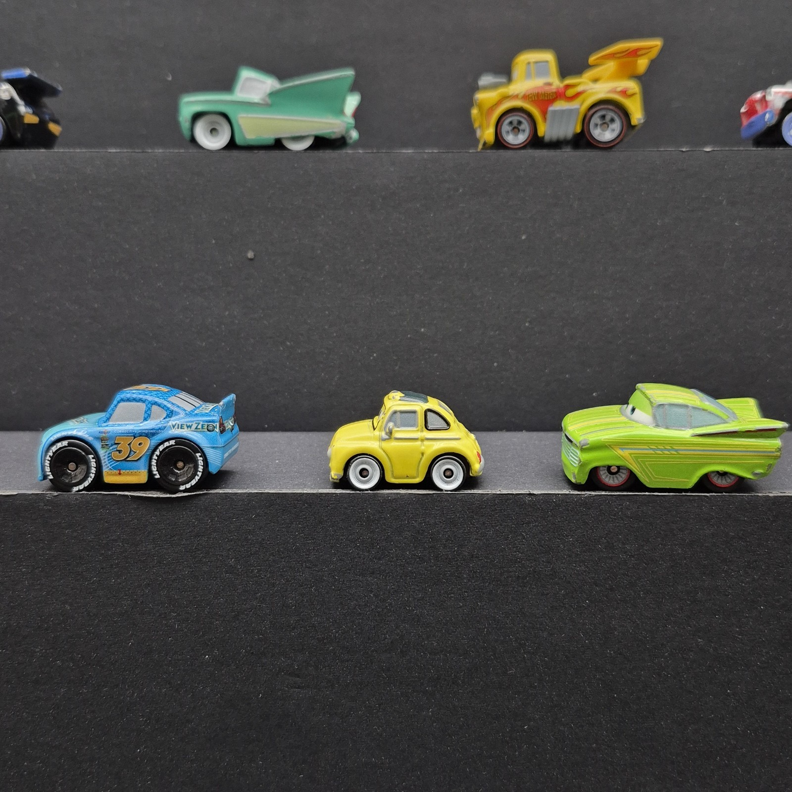 Disney Pixar Cars Mini Racers Mixed Lot of 16 Die-Cast Vehicles/Lightning McQue