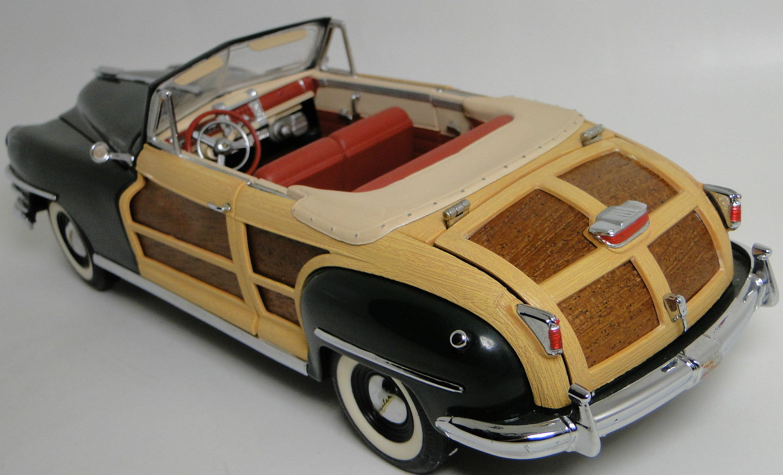Woody Classic Car1 24Unique18Custom Built REAL WOOD Panels on Metal Body Model