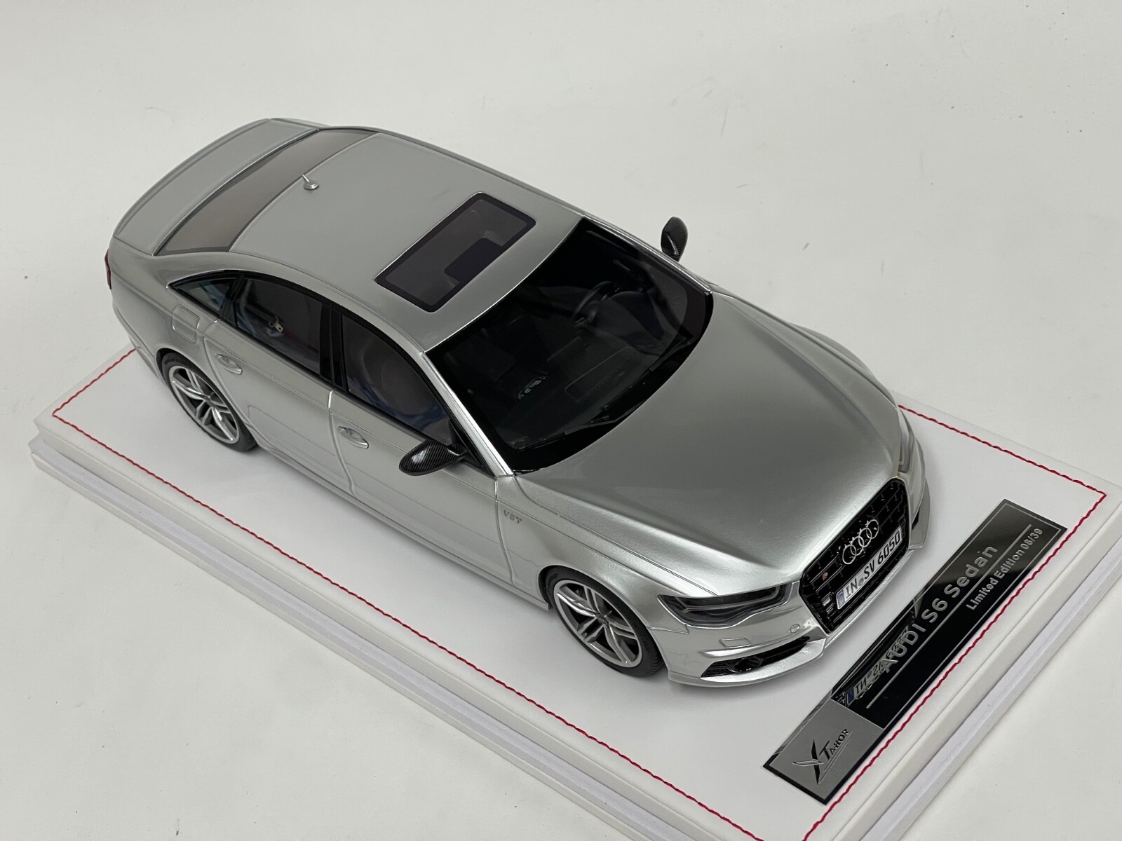 1/18 Ivy Models Audi S6 in Florett Silver Metallic Leather Base limited 39 pcs