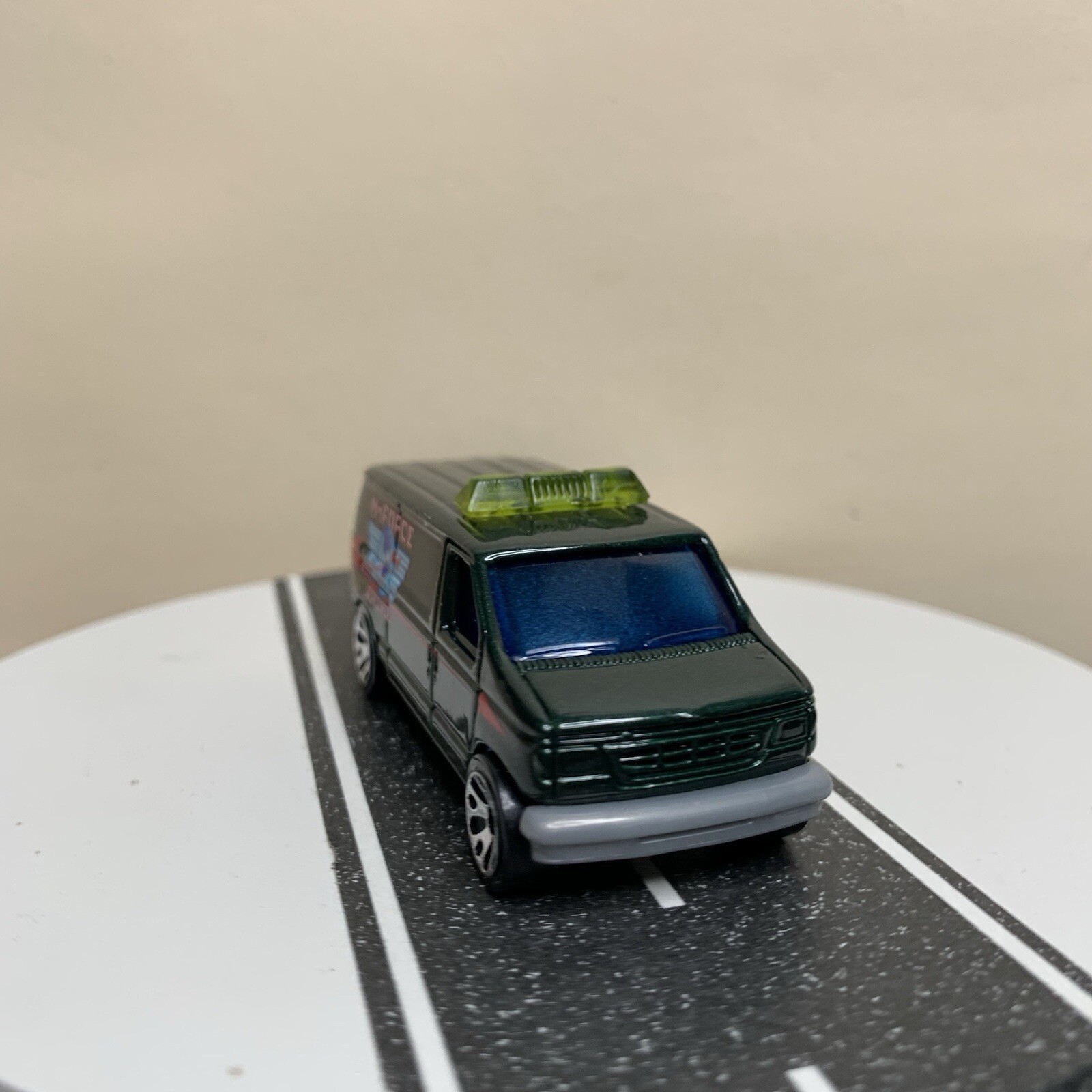 Matchbox Ford Panel Van Airspeed Dark Green Metallic M-Force Airshow w/Lights NM