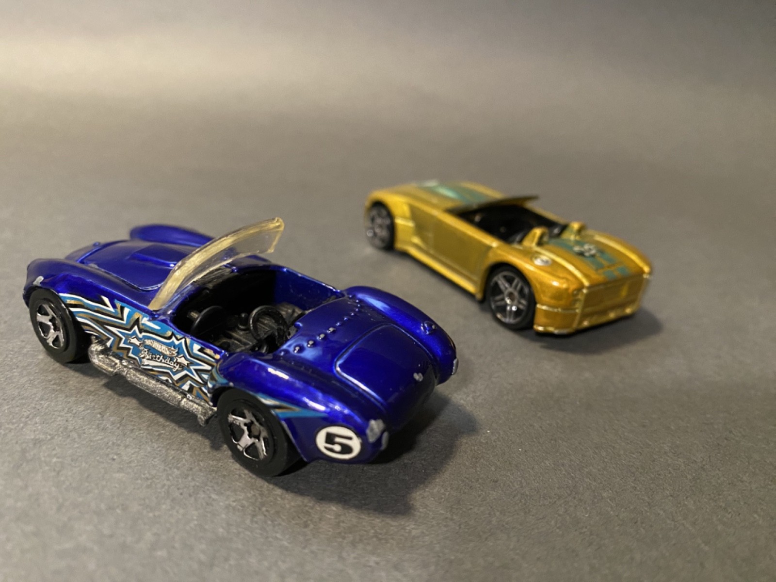 Lot of 8 Diecast 1:64 Cars – Various Makes and Models Loose