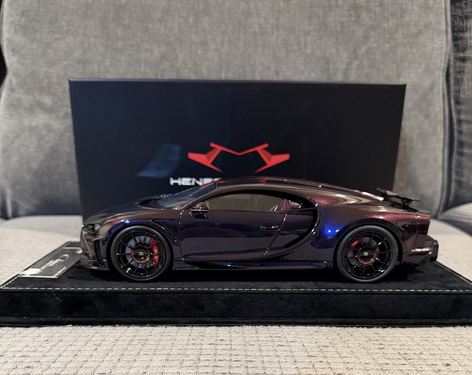 1/18 HH Henson & Heaven Bugatti Chiron SuperSport Chameleon Purple Limited 30pcs