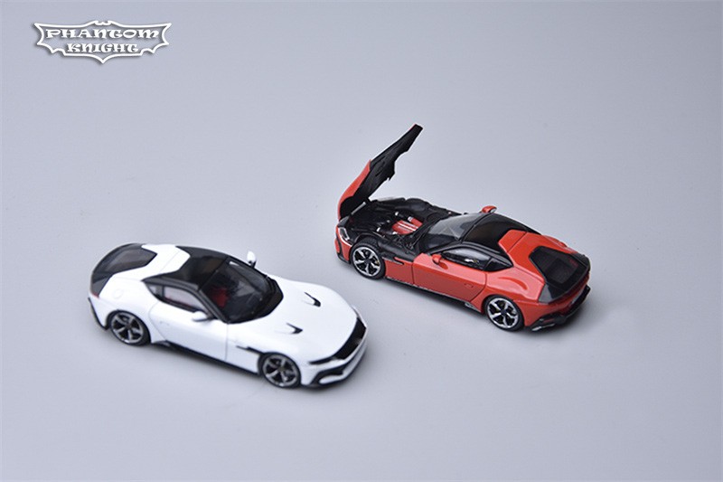 Phantom Knight PK 1:64 12 Cilindri Coupe Diecast Model Car