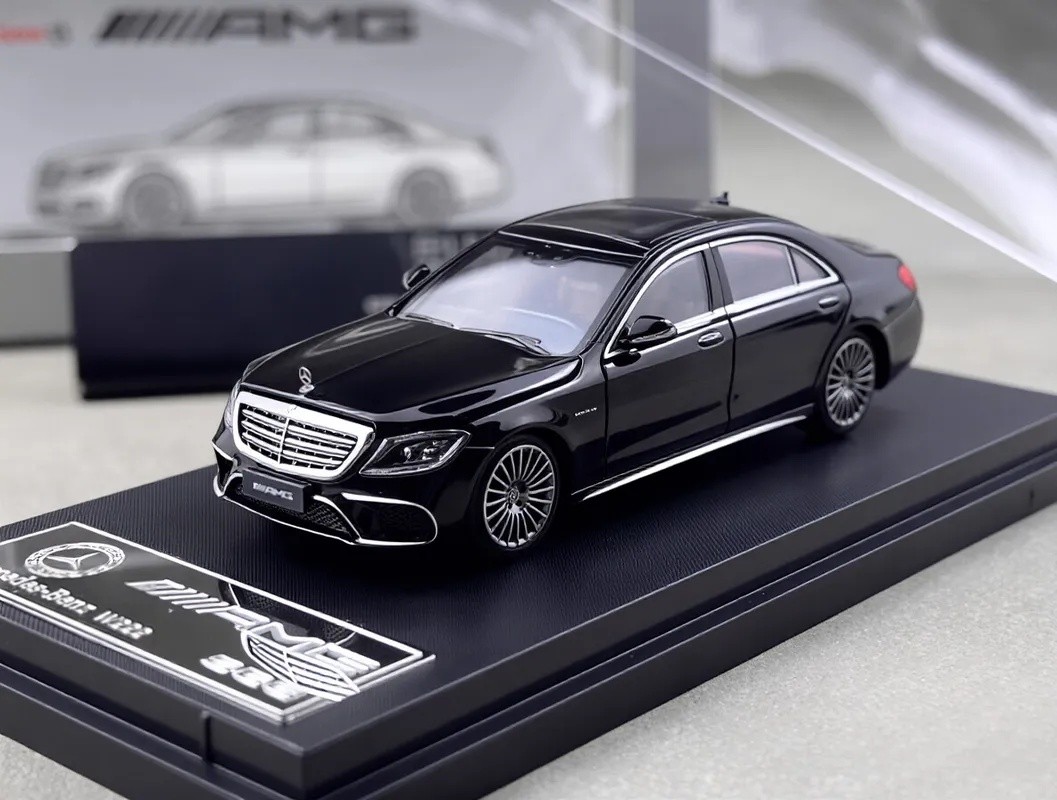 RM 1:64 Black S63 W222 Luxury Sedan Sports Model Diecast Metal Car