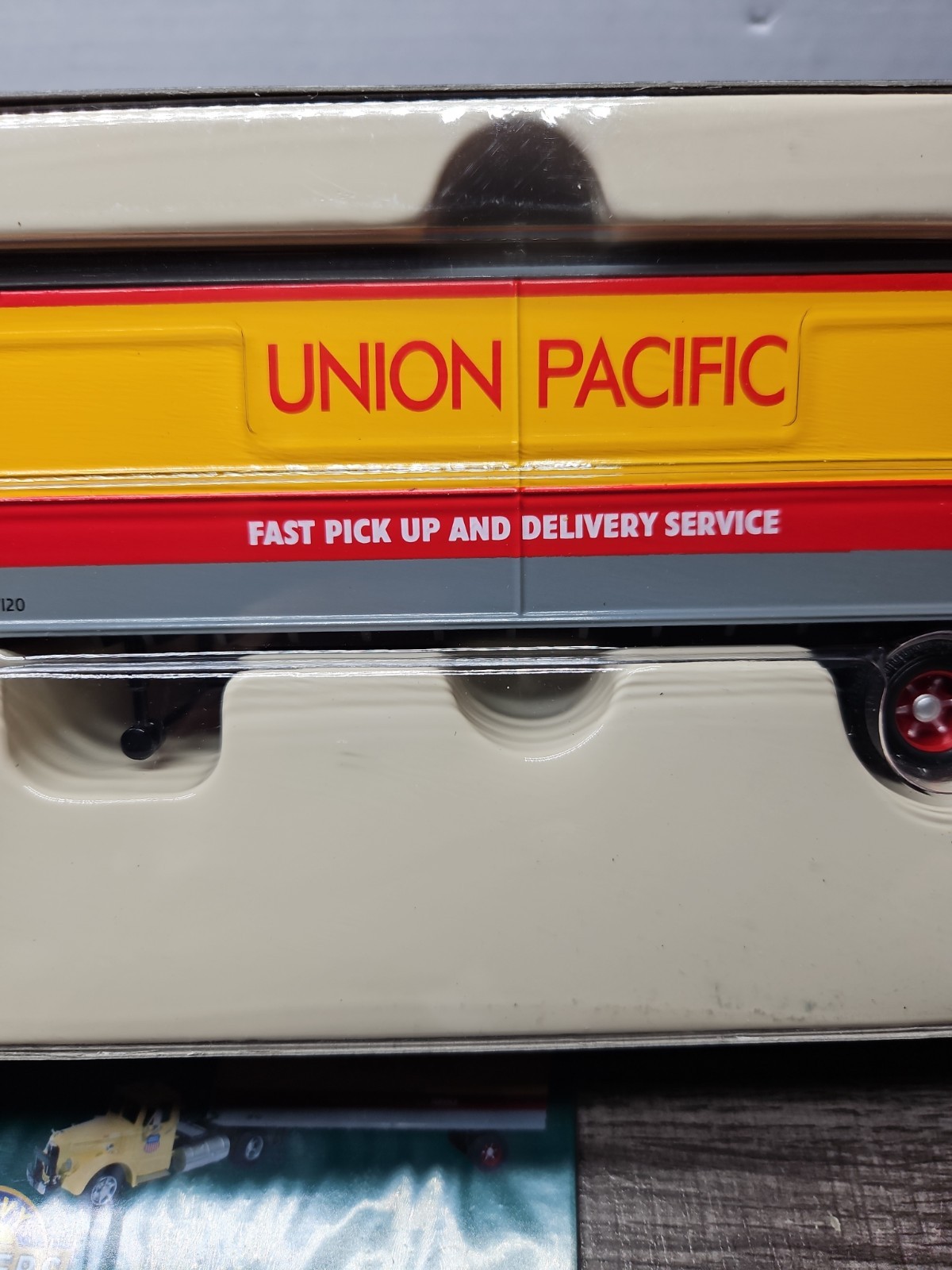 Corgi 1/50 Mack LJ With Box Trailer. Union Pacific Only 1010 Made