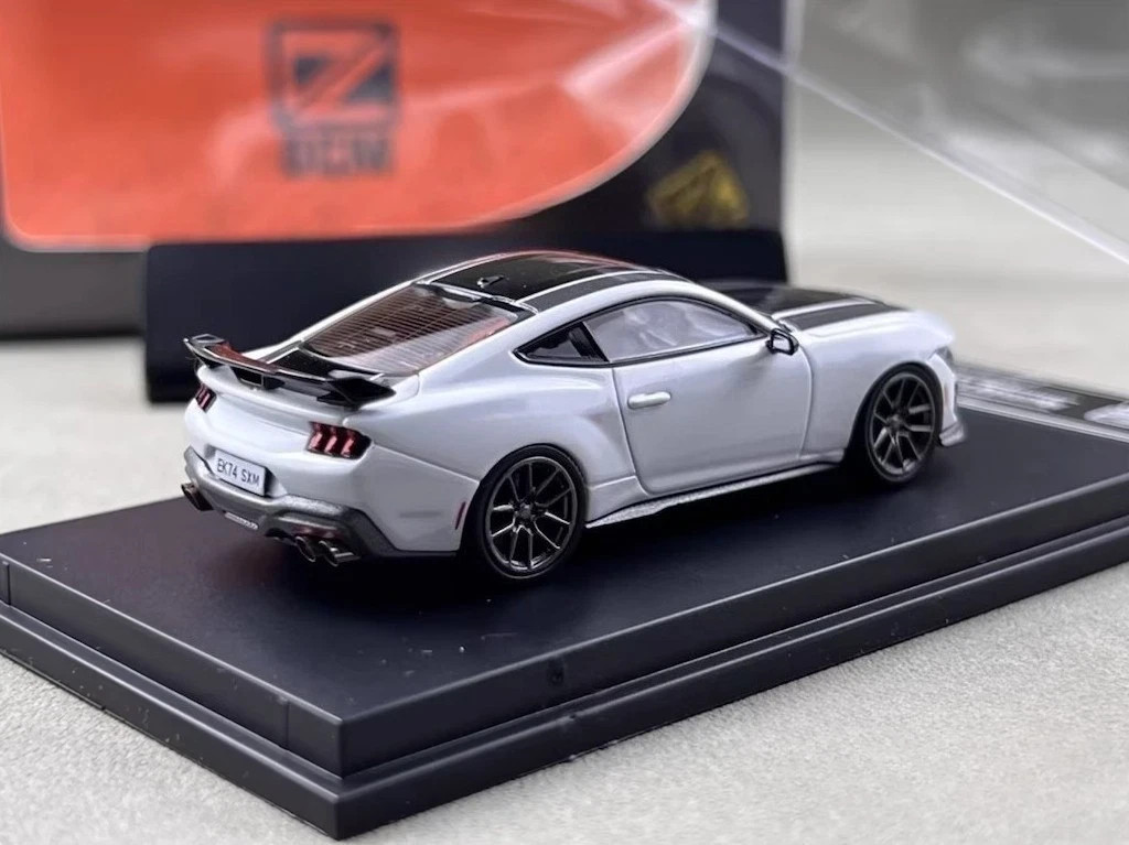 FORD MUSTANG DARK HORSE WHITE BLACK TOP HOOD OPENS 1/64 DIECAST CAR BY DCM