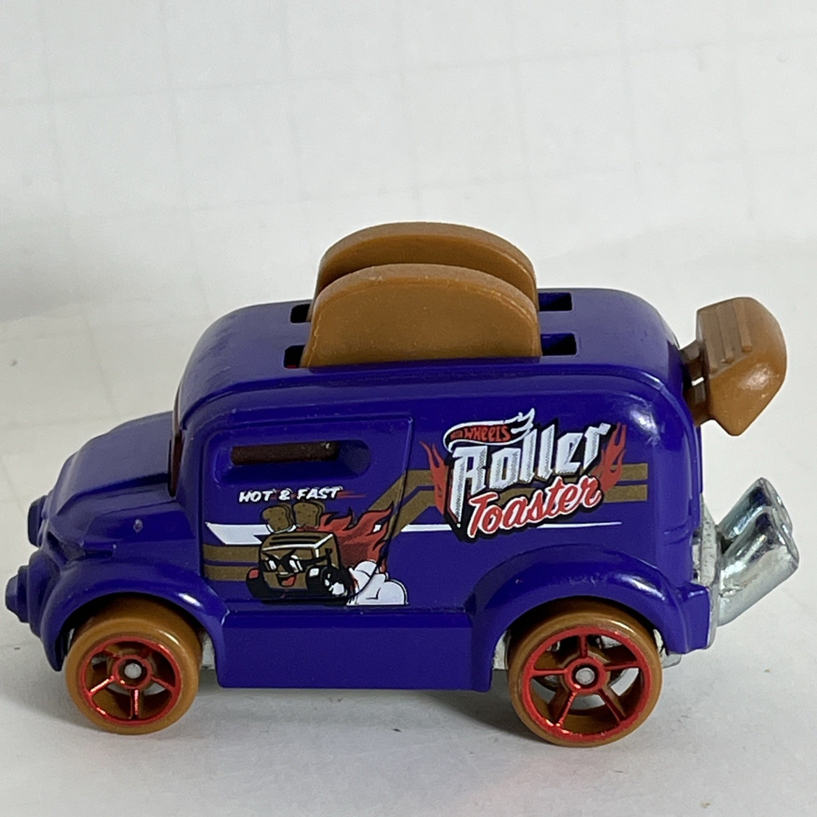 2016 Hot Wheels Purple Roller Toaster Toy Car Mattel