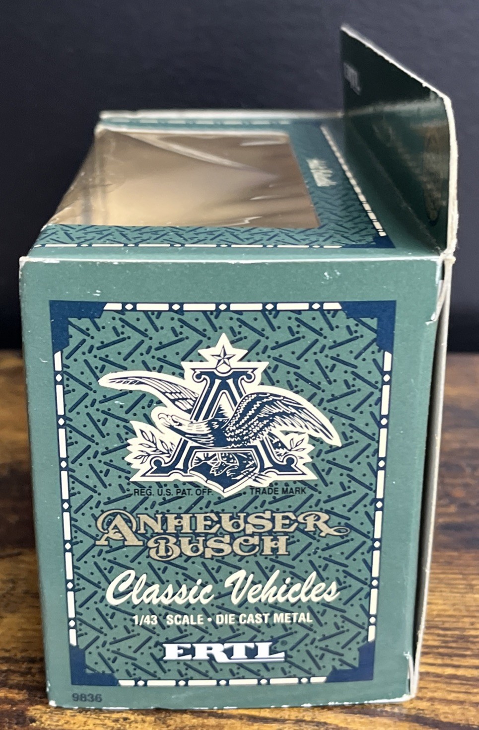 Ertl Classic Vehicles Anheuser Busch 1930 Chevy Panel Truck 1/43 Die-Cast #9836