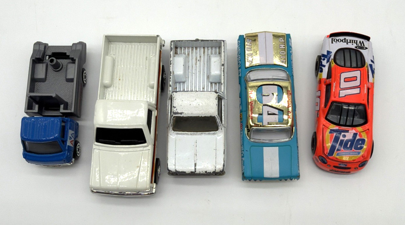 Mixed Lot of 19 Toy Cars Various Brands Mostly 1:64 Many Vintage