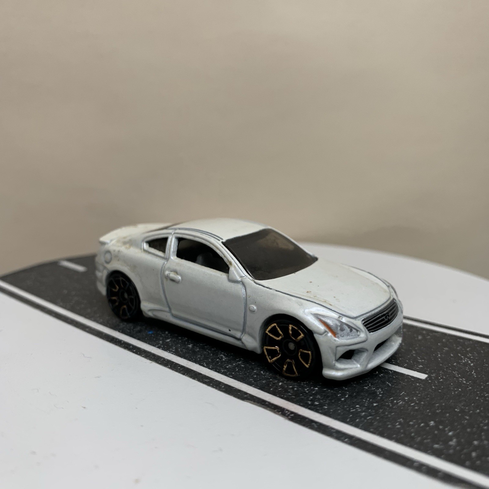 2012 Hot Wheels Faster Than Ever 2008-13 Infiniti G37 Coupe White 1:64 Scale