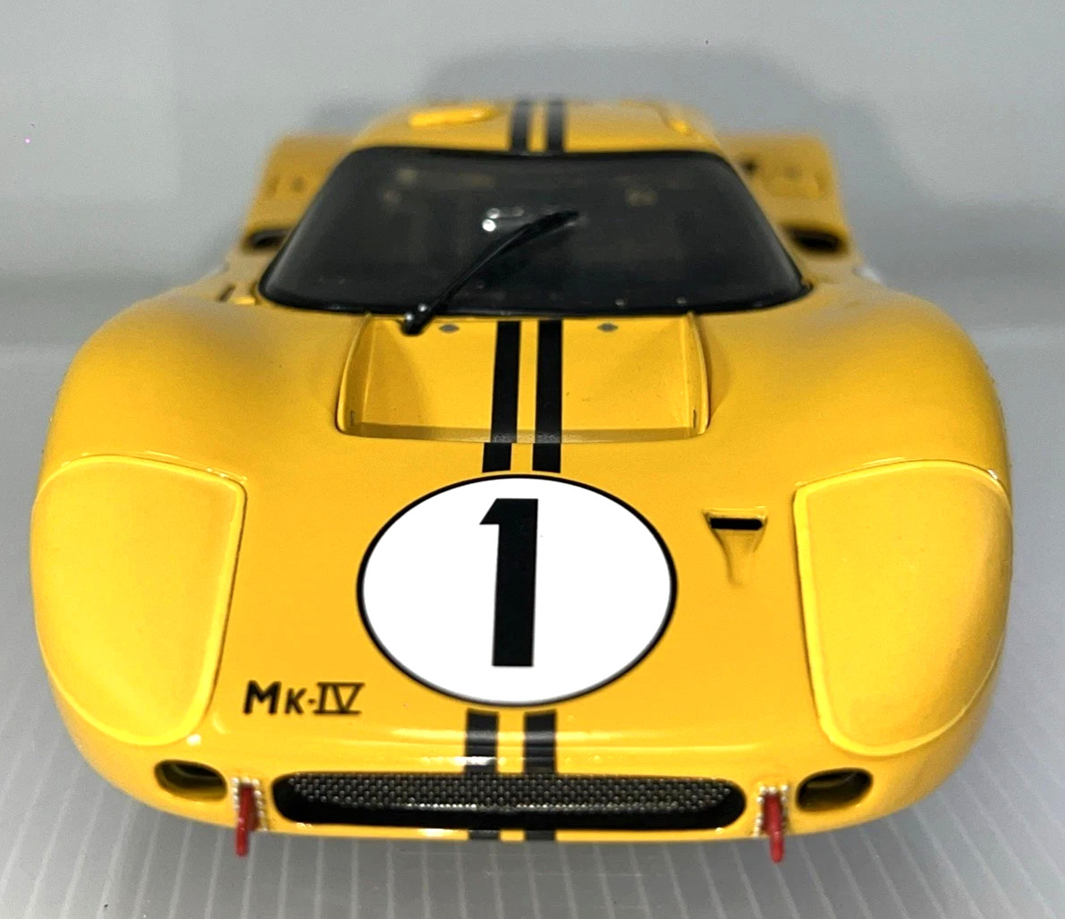 1/18 Exoto 1967 Ford GT40 MKIV Race Car Sebring Winner McLaren Andretti RLG18051
