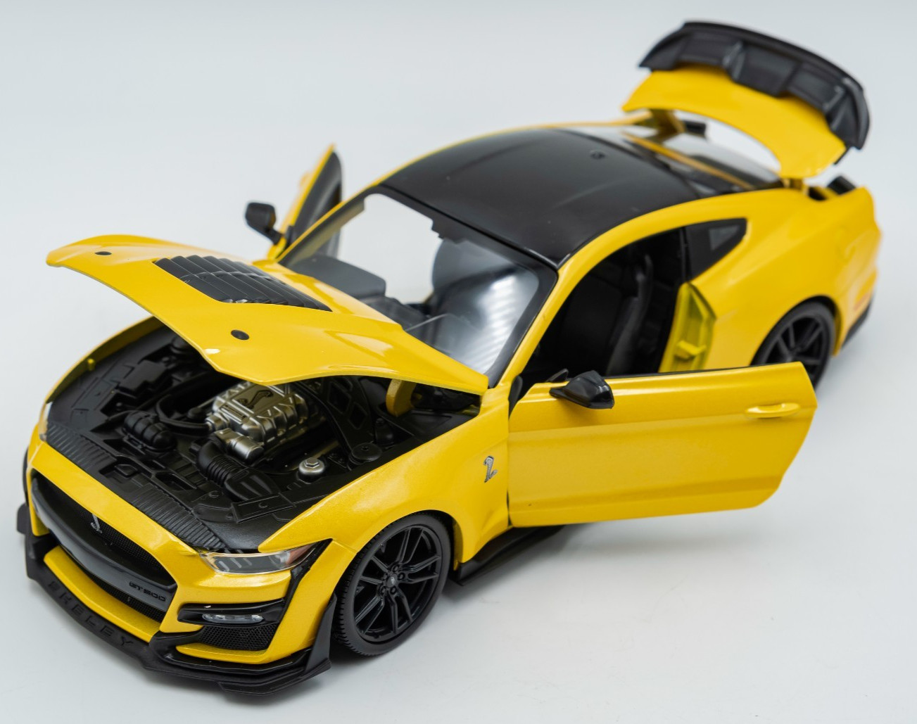 Maisto 1:18 Scale Special Edition – 2020 Mustang Shelby GT 500 Metallic Yellow