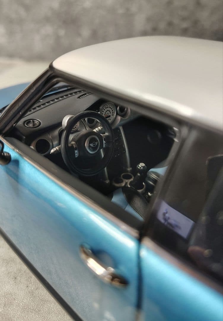 AUTOart 1/18 Mini Cooper Diecast Car Authentic Ready to Use Collectible
