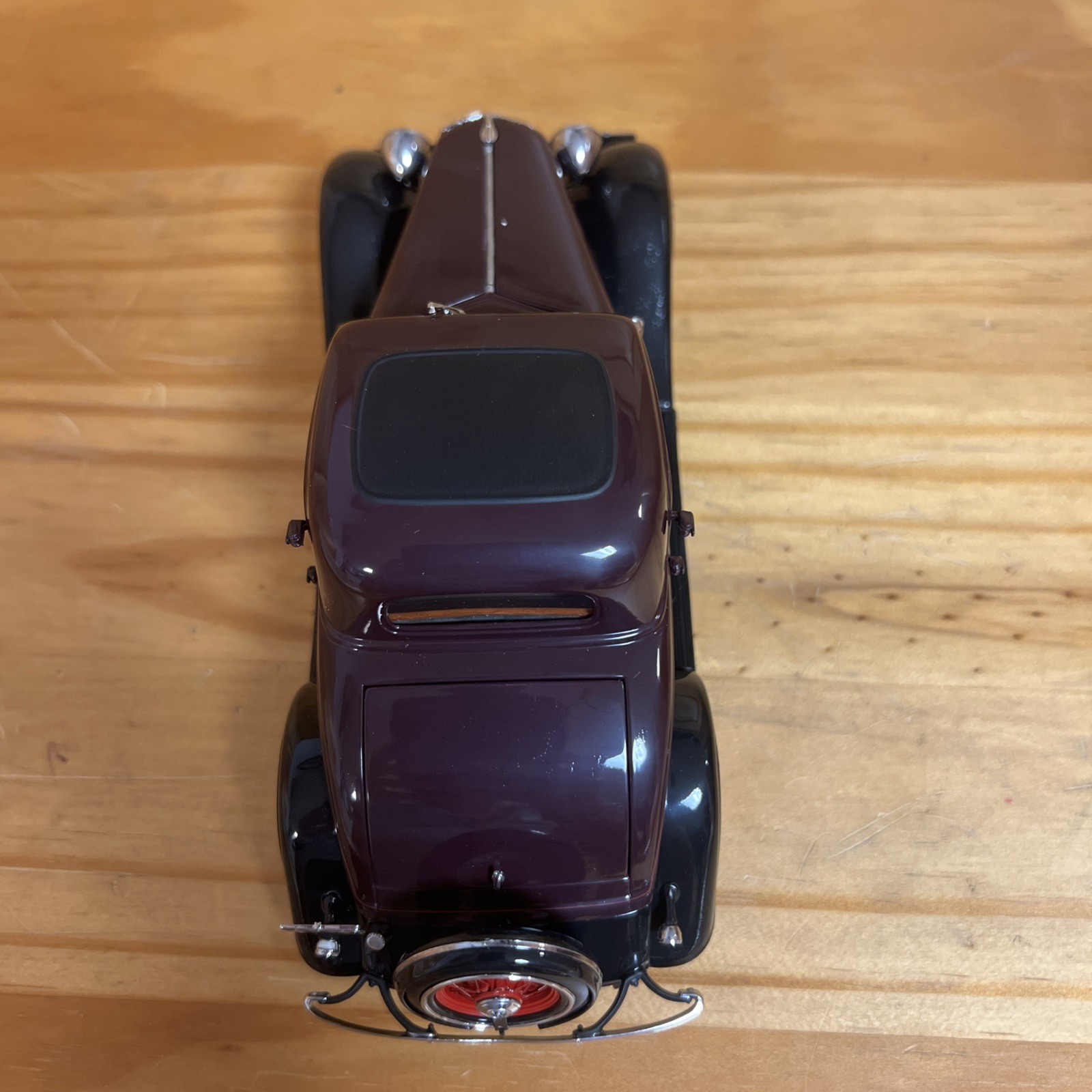 1933 Ford Deluxe Coupe Model 40 Coach Maroon Danbury Mint Diecast Replica