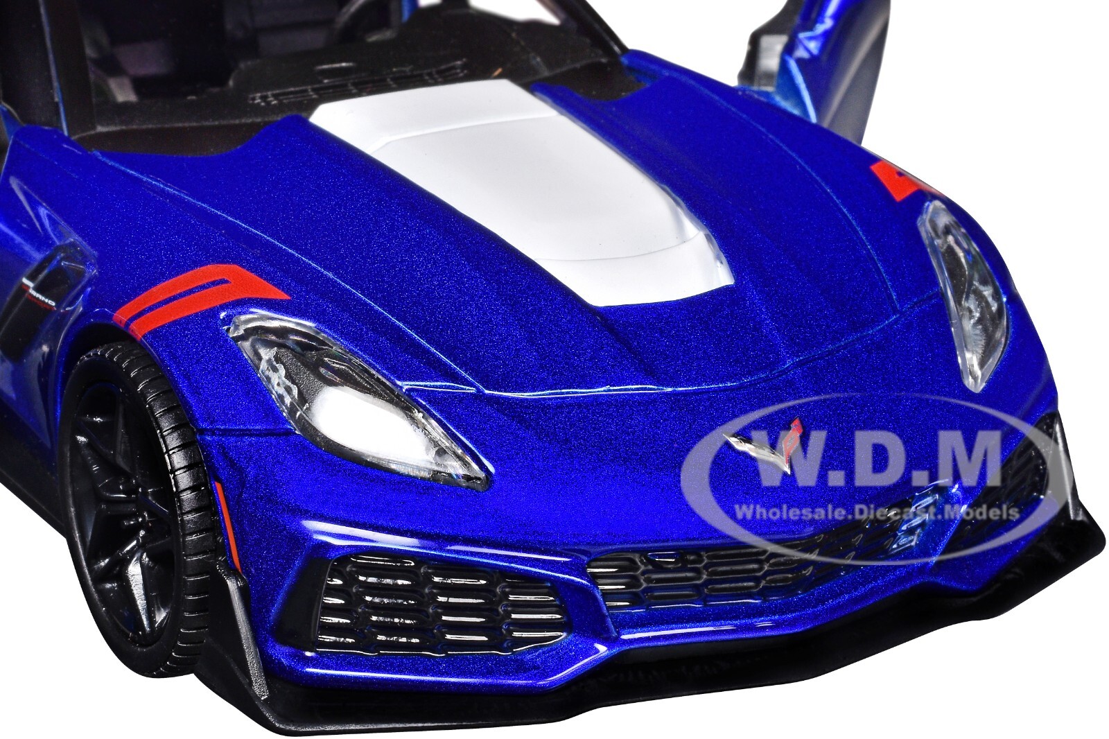 2019 CHEVROLET CORVETTE ZR1 BLUE 1/24 DIECAST MODEL CAR BY MOTORMAX 79356