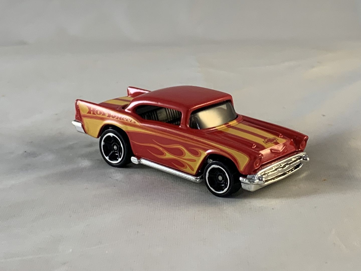 Hot Wheels 1957 Chevy 2013 HW Showroom Red MC5s