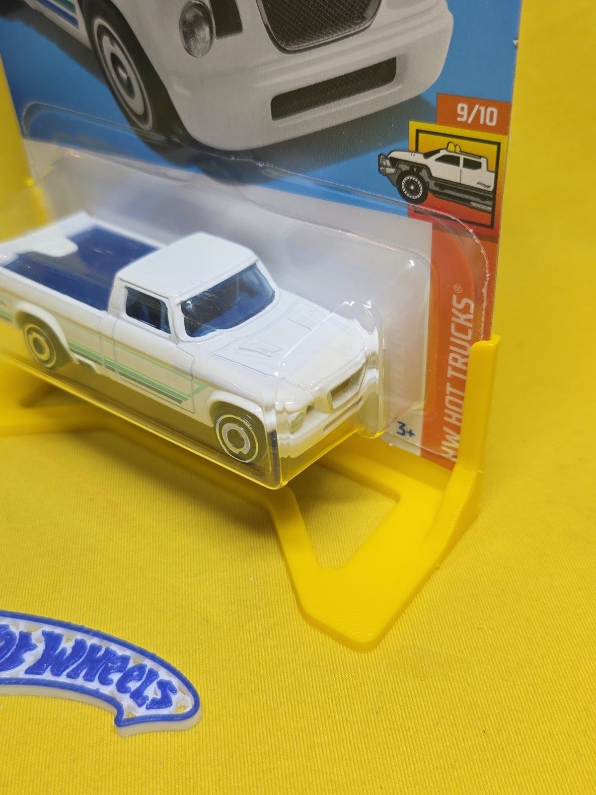 Hot Wheels HW Hot Trucks 9/10 ’63 Studebaker Champ 155/250 White & Gift 🔥61