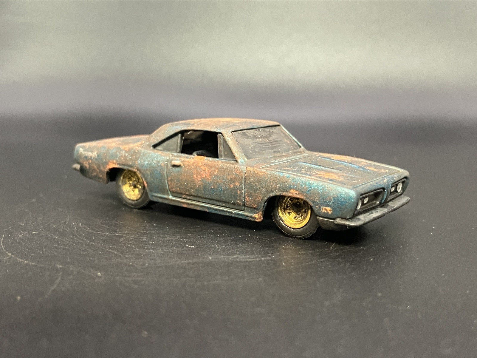 1968 Plymouth Barracuda Weathered Rusty Custom 1/64 Diecast Barn Find Hot Wheels