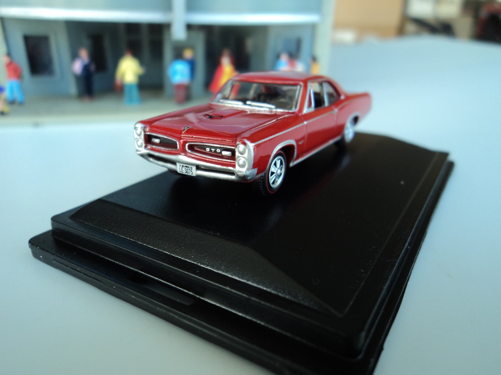 Oxford 1966 Pontiac GTO Red 1/87 HO diecast
