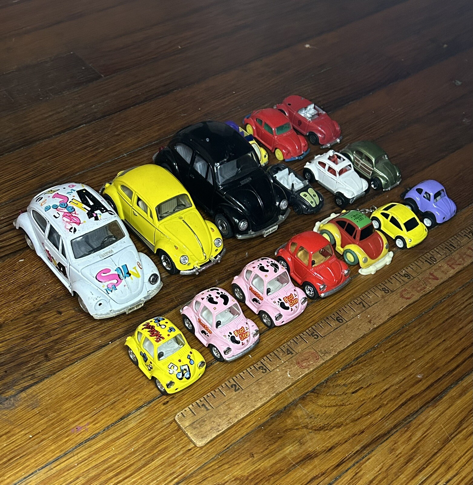 Diecast Plastic Mix Toy Car Lot Kintoy Hot Wheels Maisto Volkswagen VW Beetle