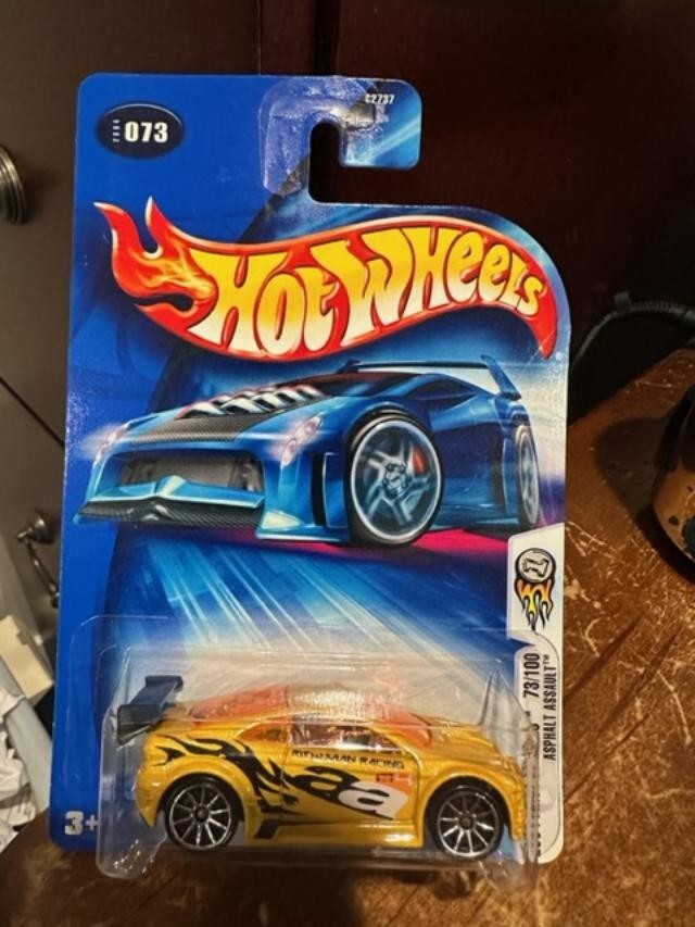 2004 Hot Wheels First Editions Asphalt Assault #73 Yellow (10-sp)
