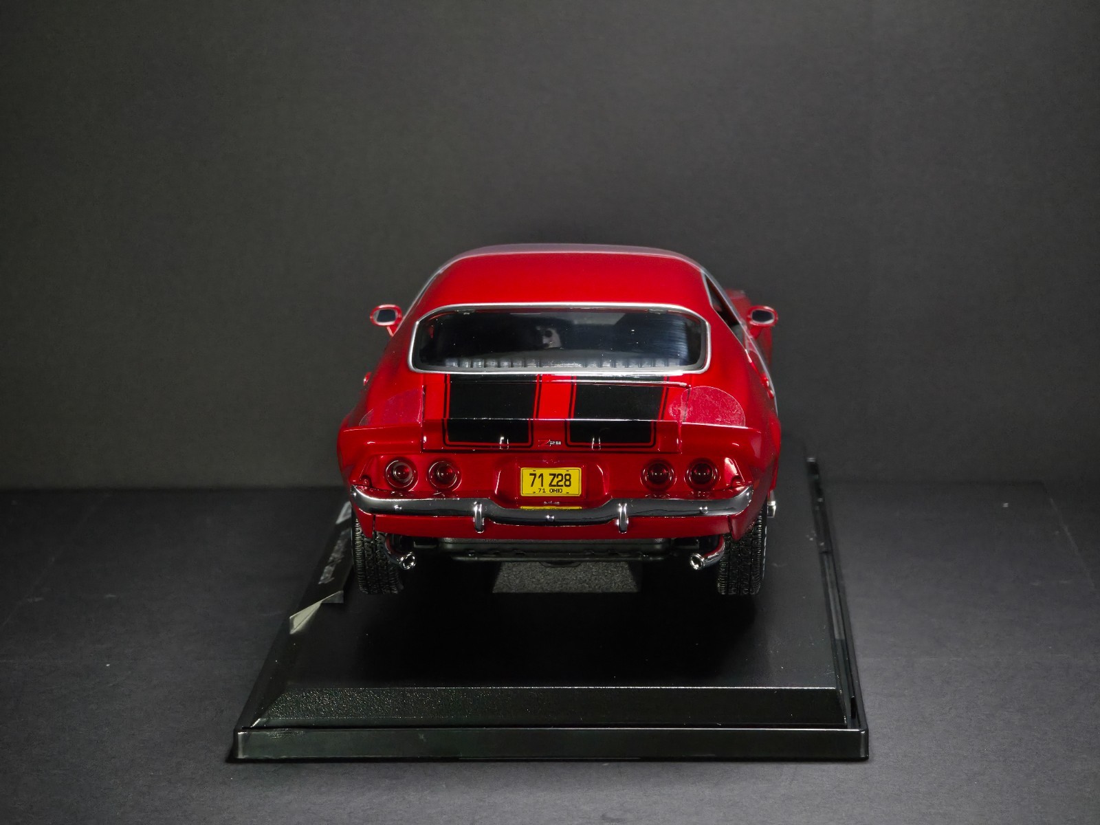 1971 Chevrolet Camaro 1:18 Maisto Exclusive Style Special Edition – Red