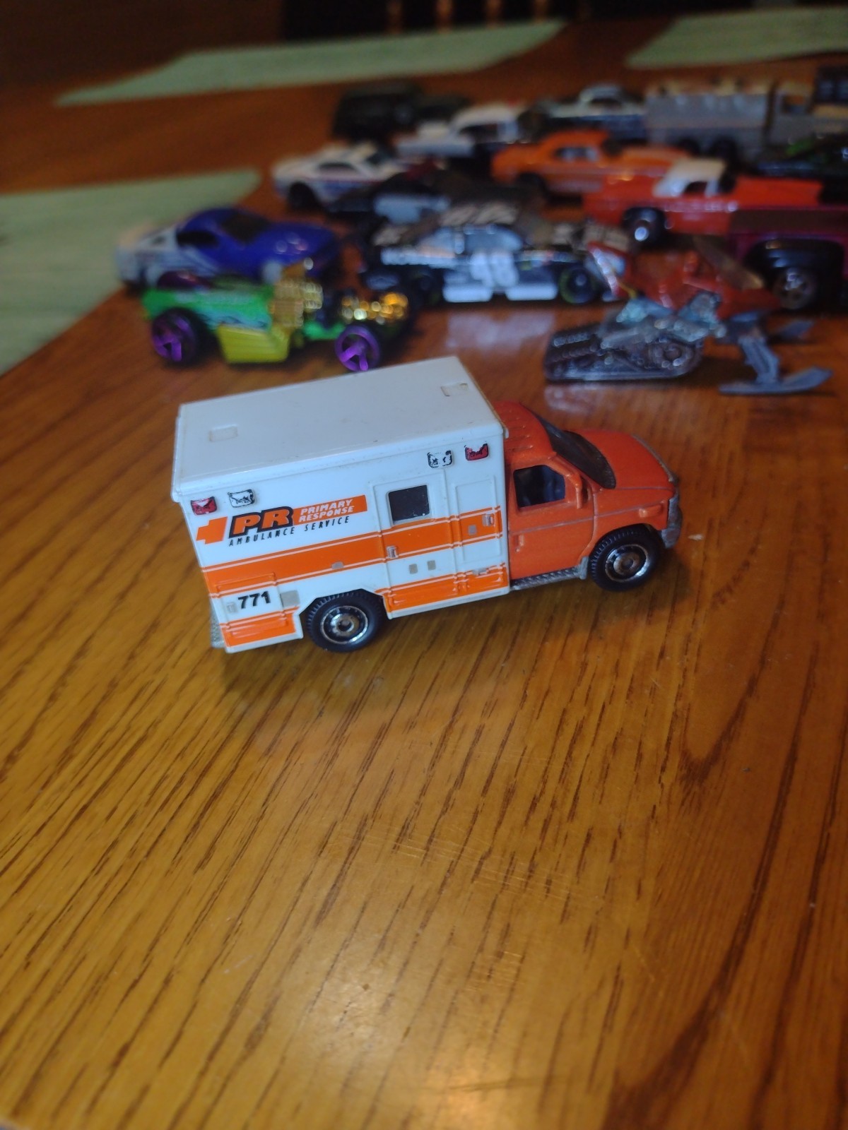 2009 Matchbox Ford E-350 Ambulance K16