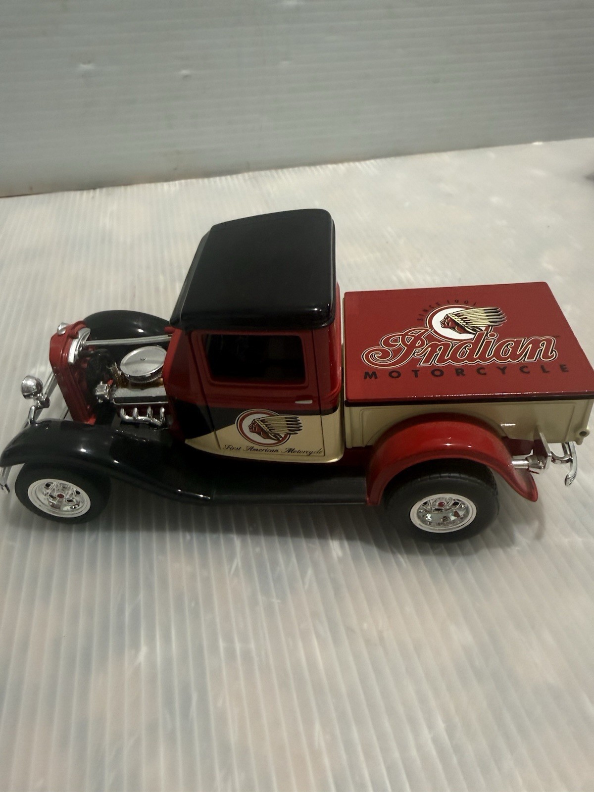 Speccast Diecast 1932 Ford Limited Edition Indian Motorcycle Hot Rod No Box