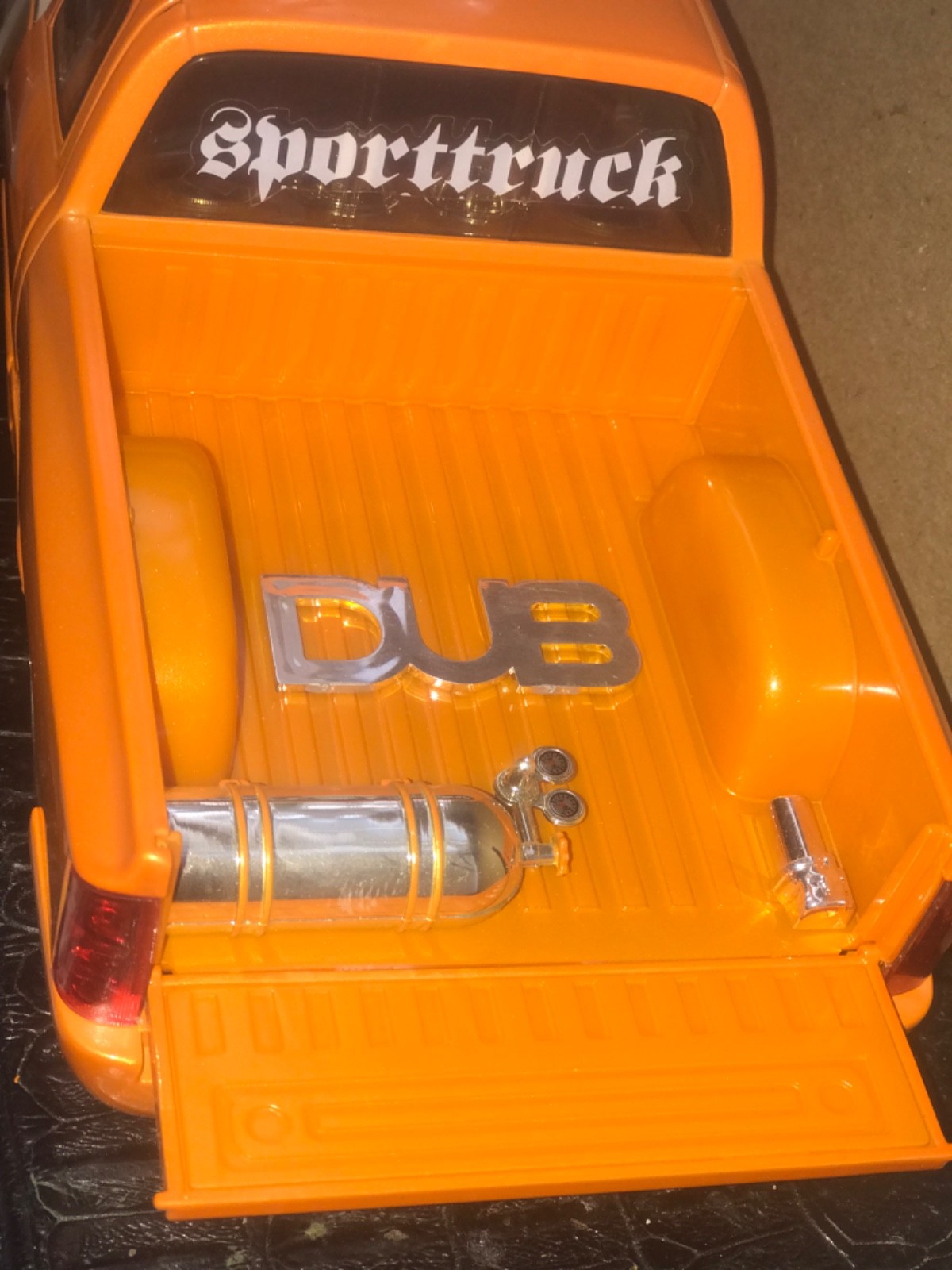 1/18 Jada, Dub City, Big Ballers, 2003 Dodge Ram 1500, w/ Wheel Spinners, LOOK!
