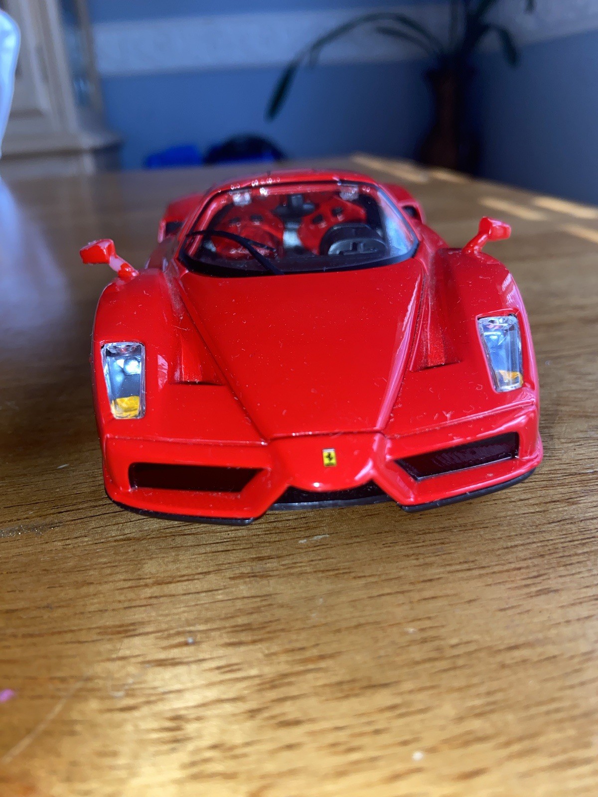 Maisto 1:24 Enzo Ferrari Red