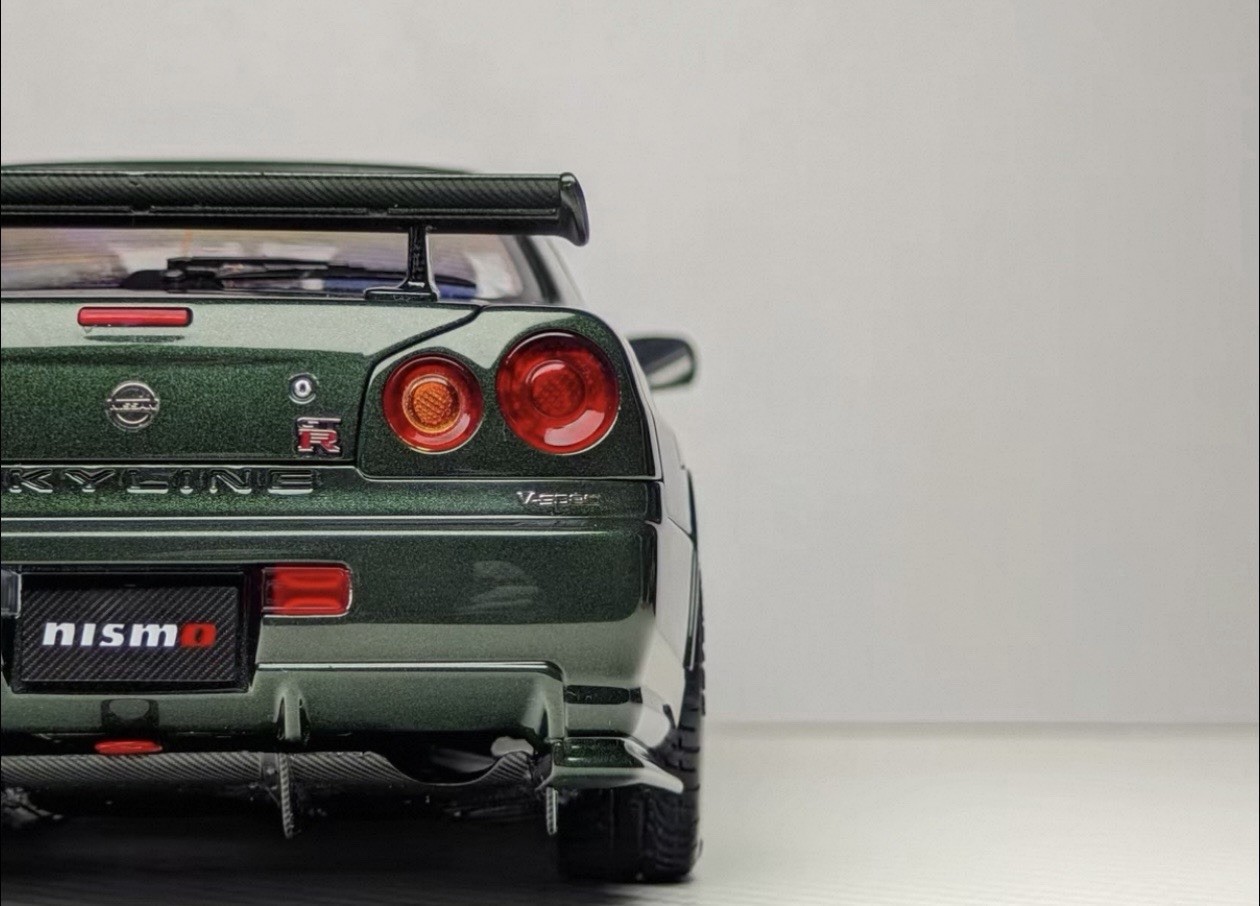 1/18 MotorHelix Nissan Skyline R34 GT-R Nismo Z-tune Dark Green Diecast Limited