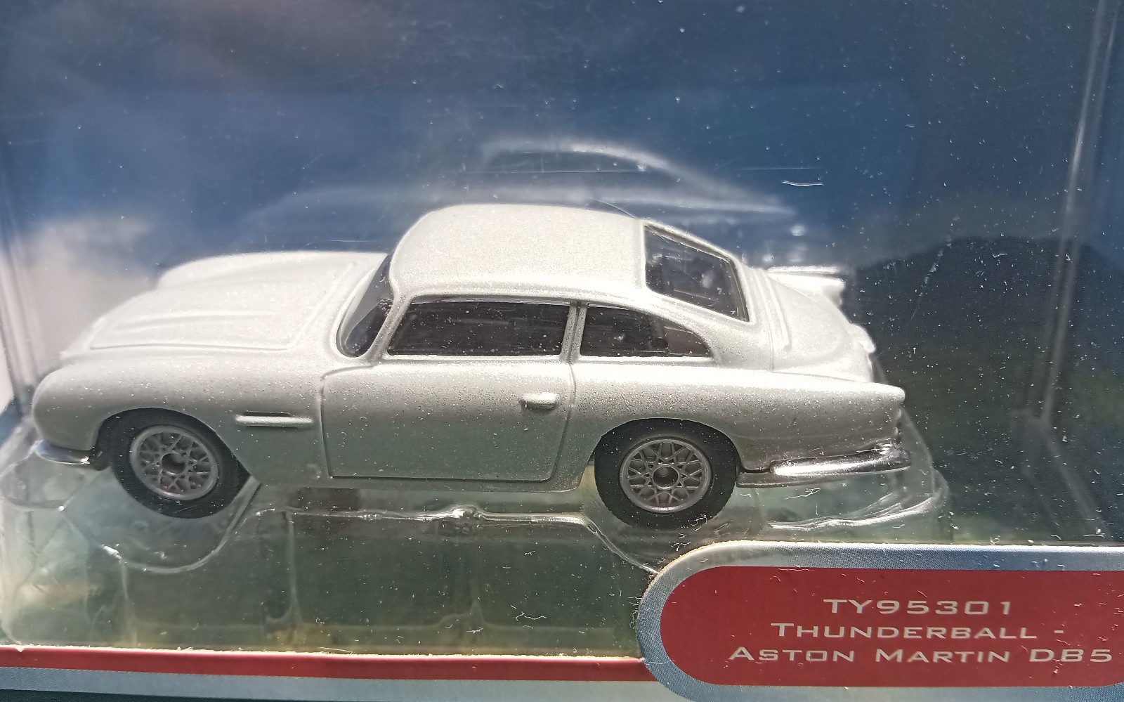 Corgi James Bond 007 Thunderball Aston Martin DB5 TY95301 MINT New In Box 2003