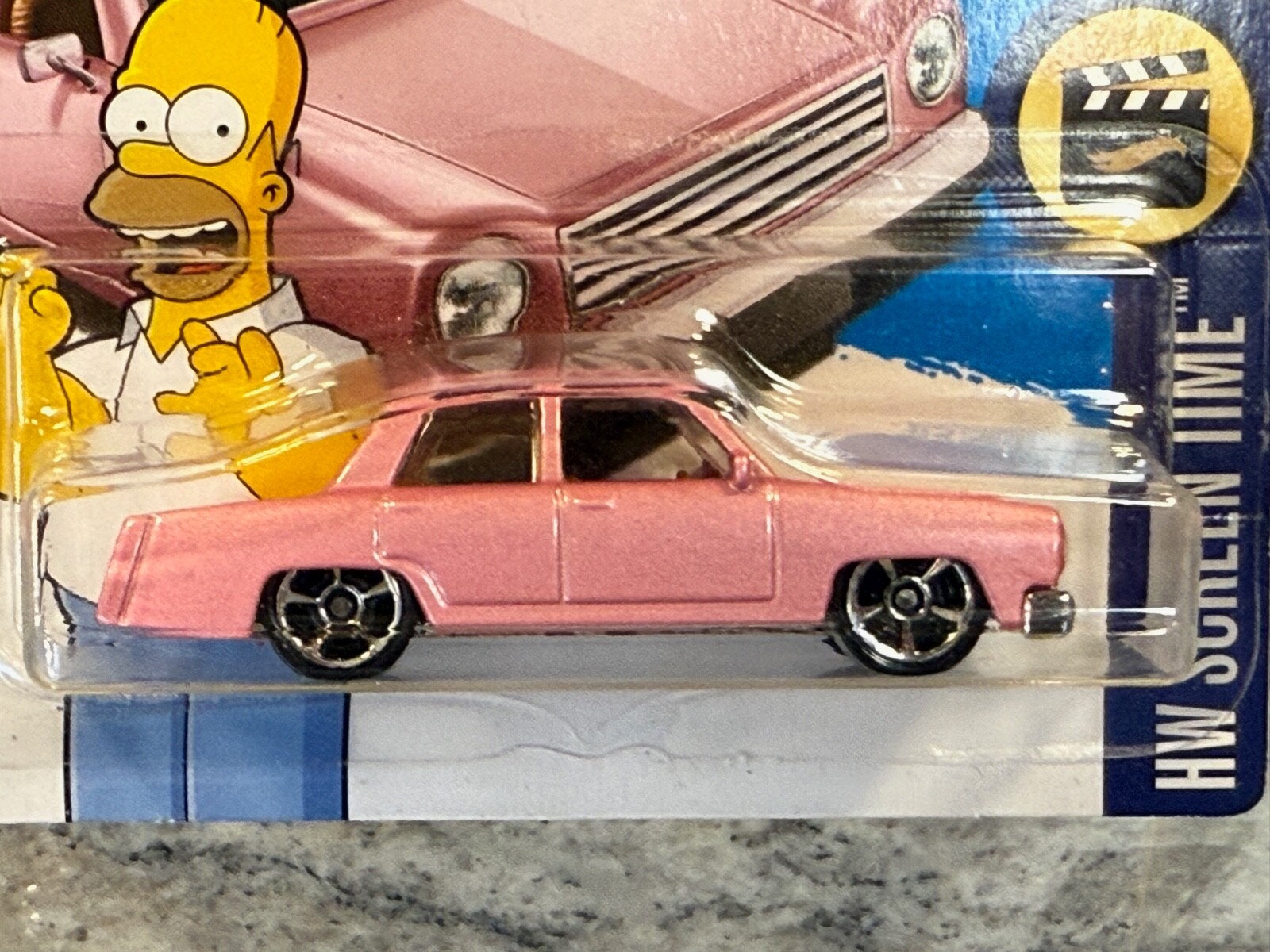 New 2017 Hot Wheels Screen Time Short Card – The Simpsons Family Car Pink Sedan