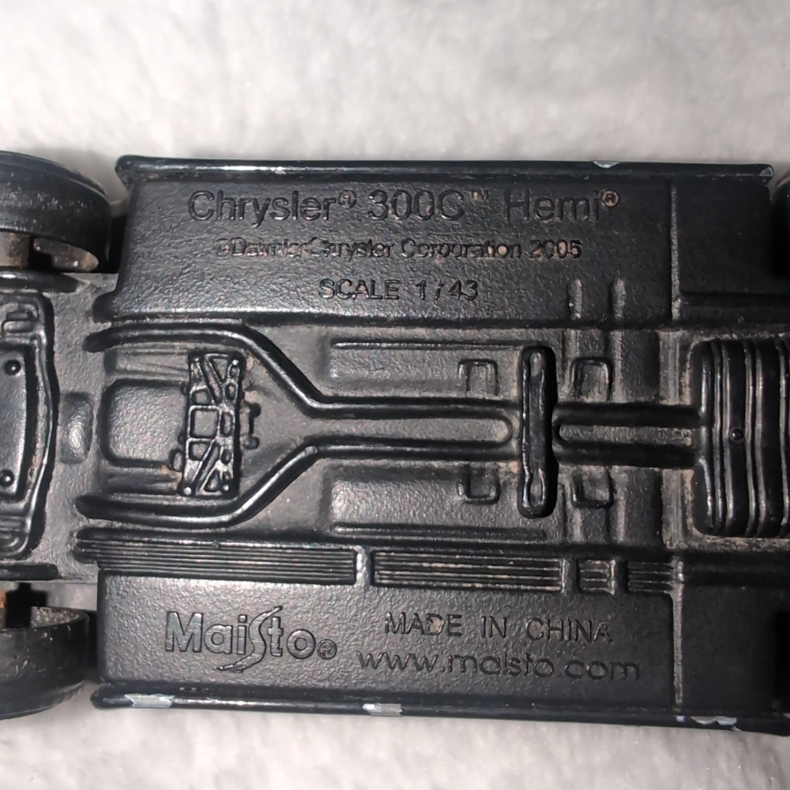 2005 Maisto Chrysler 300C Hemi Black Scale 1/43
