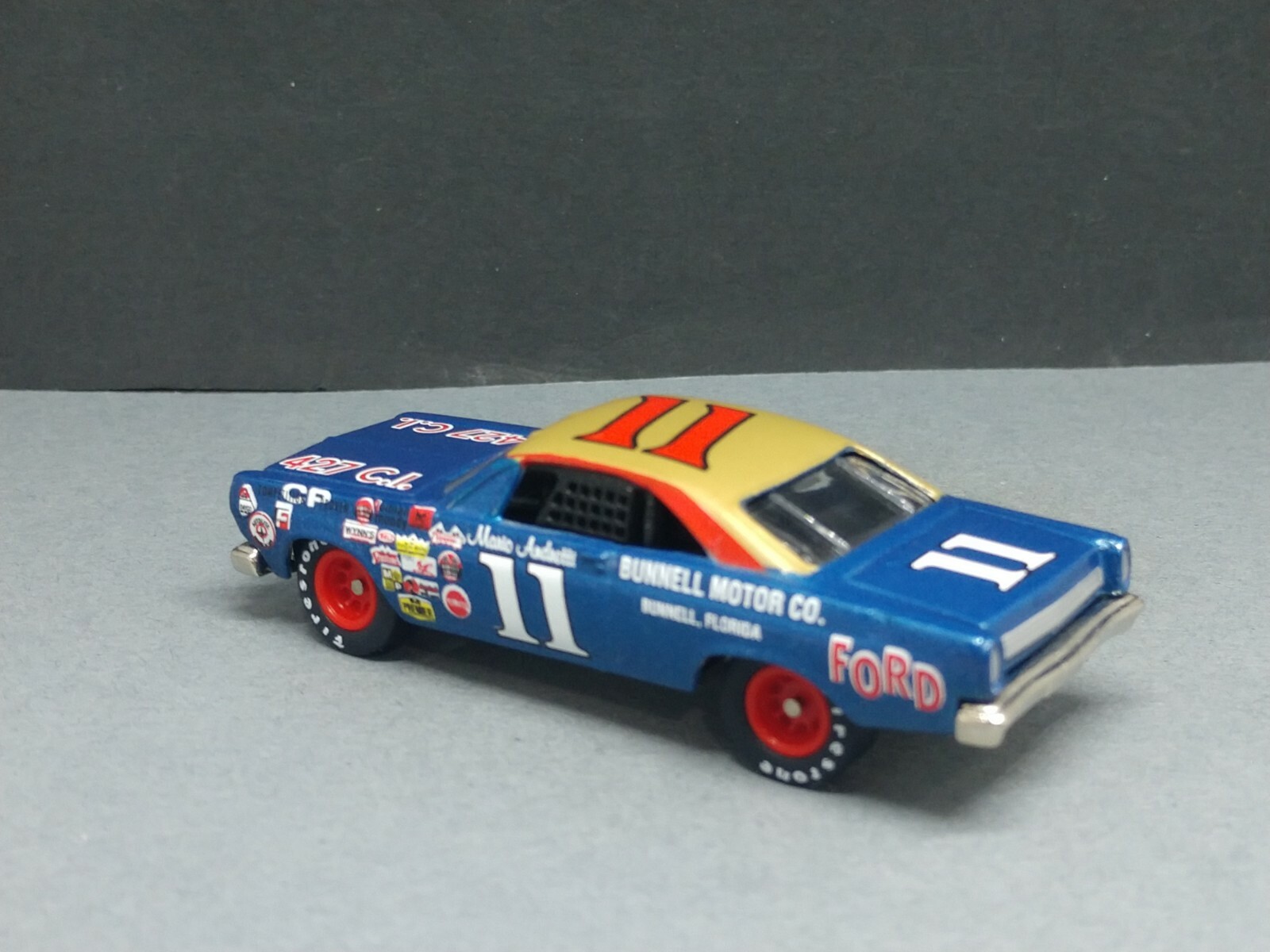 Nascar Legend Mario Andretti ’67 Ford Fairlane Limited Ed. Collectible 1/64 #11