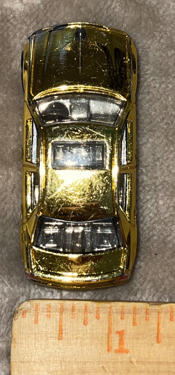 Hot Wheels 2005 DCC Gold Chrysler 300C Hemi Made in Malaysia VGUC