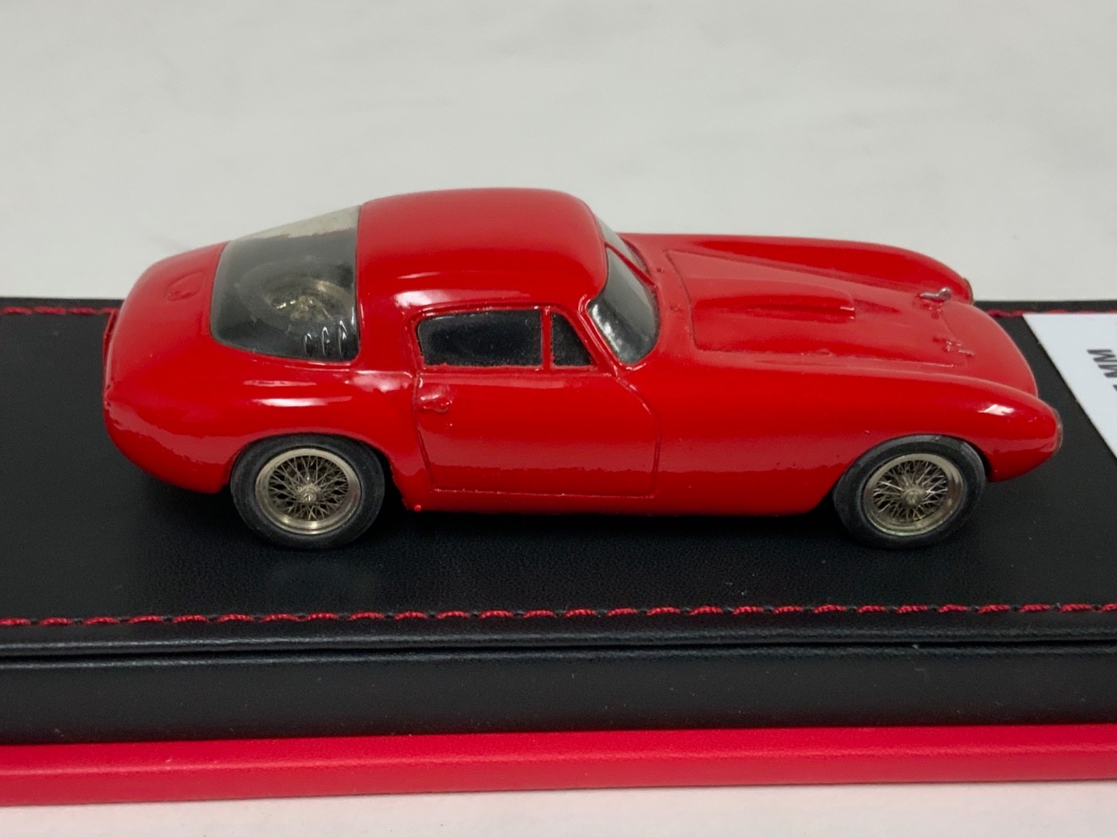 1/43 Record Model Ferrai 375 M from 1954 in Rosso Corsa Red Leather Base MUR28