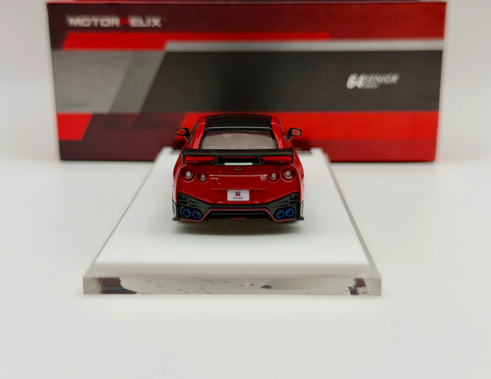 Motorhelix 1:64 Nissan GT-R R35 Nismo 22′(Stealth Gray/Vibrant Red)