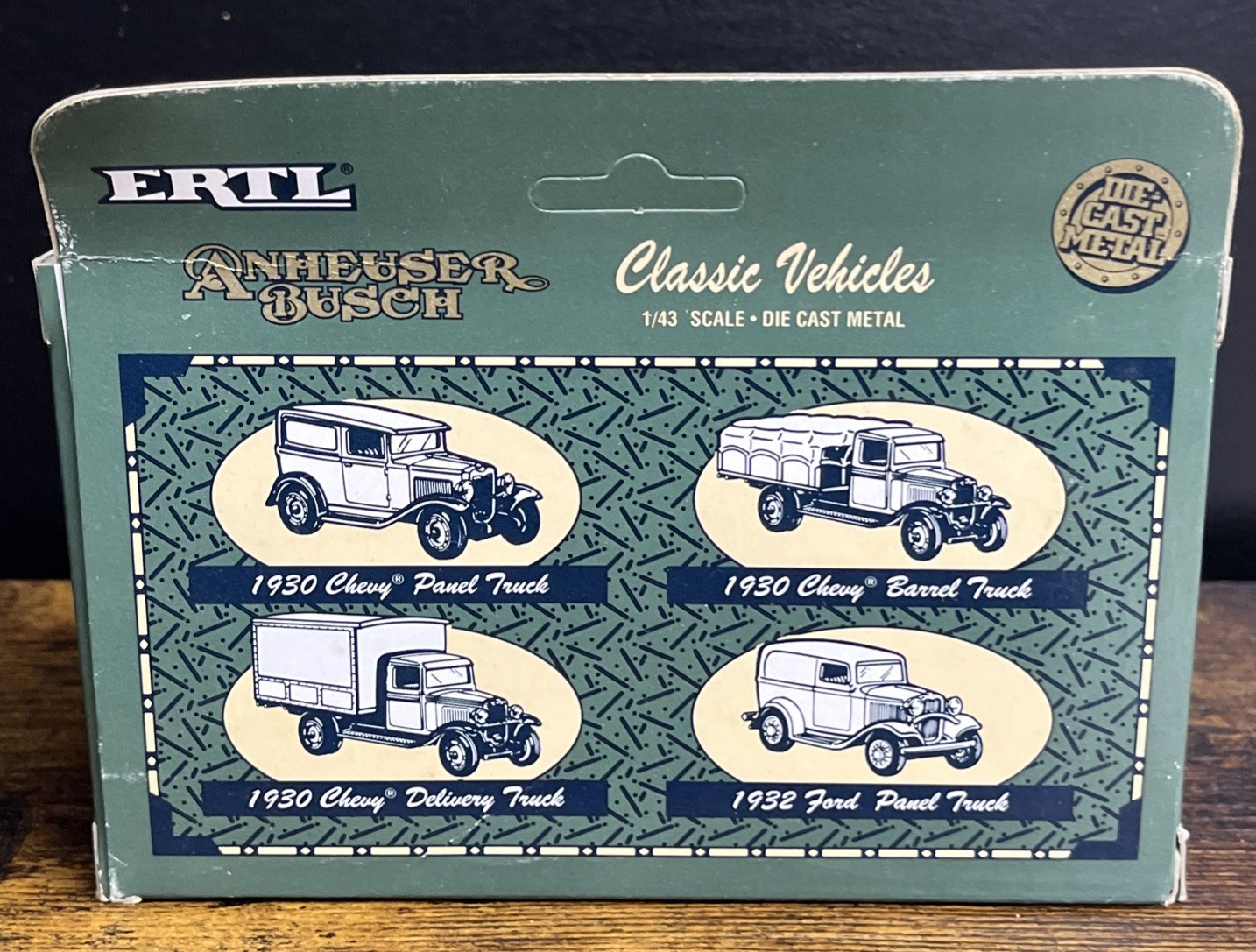 Ertl Anheuser Busch Classic Vehicles 1932 Ford Panel Truck 1/43 Die-Cast #9836