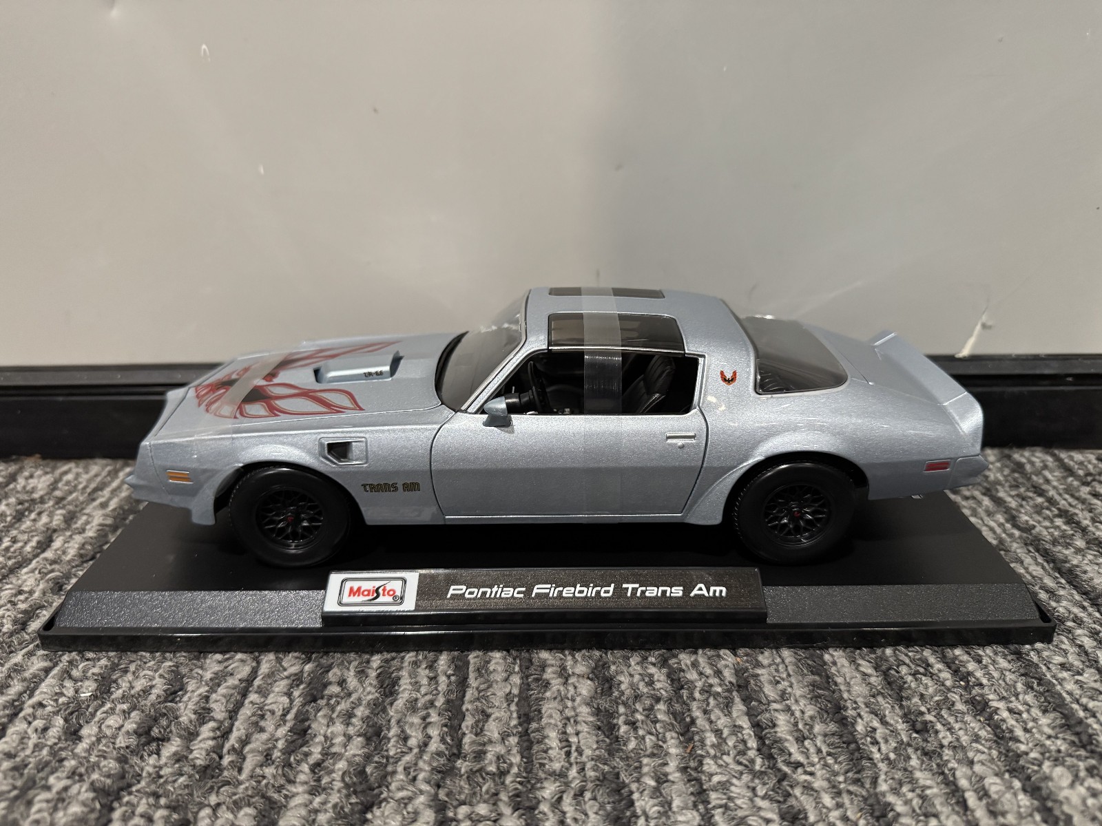 Maisto 1:18 Diecast Special Edition Pontiac Firebird Trans Am GREY NEW IN BOX