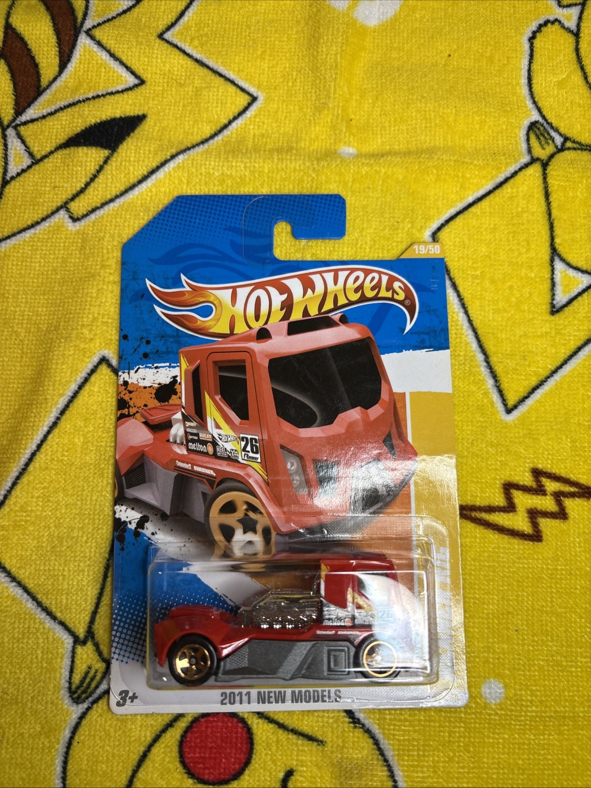 2011 Hot Wheels New Models Rennen Rig 19/50 (Red Version)
