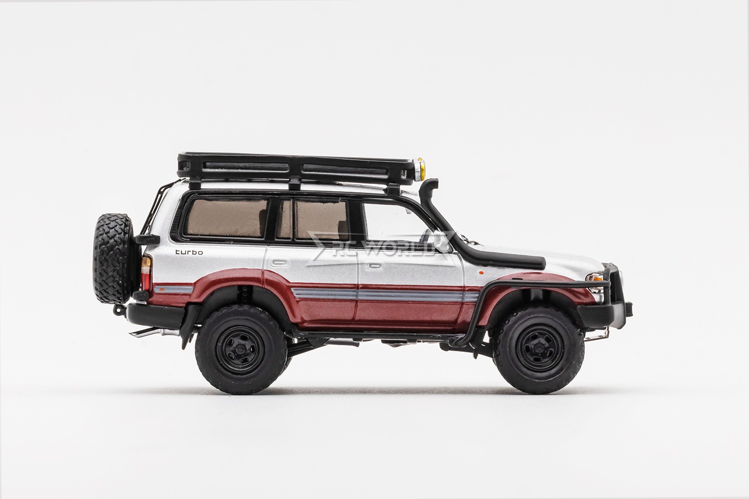 GCD 1/64 TOYOTA LAND CRUISER LC80 W/ Accessories Die Cast Truck -2/Tone-