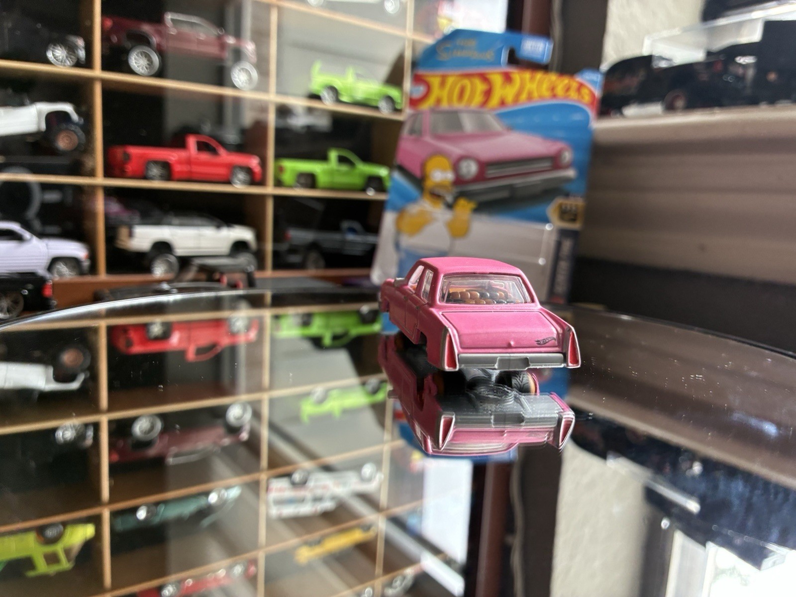 Hot Wheels The Simpsons Family Car HW Screen Time 2026 Pink Homer Simpson