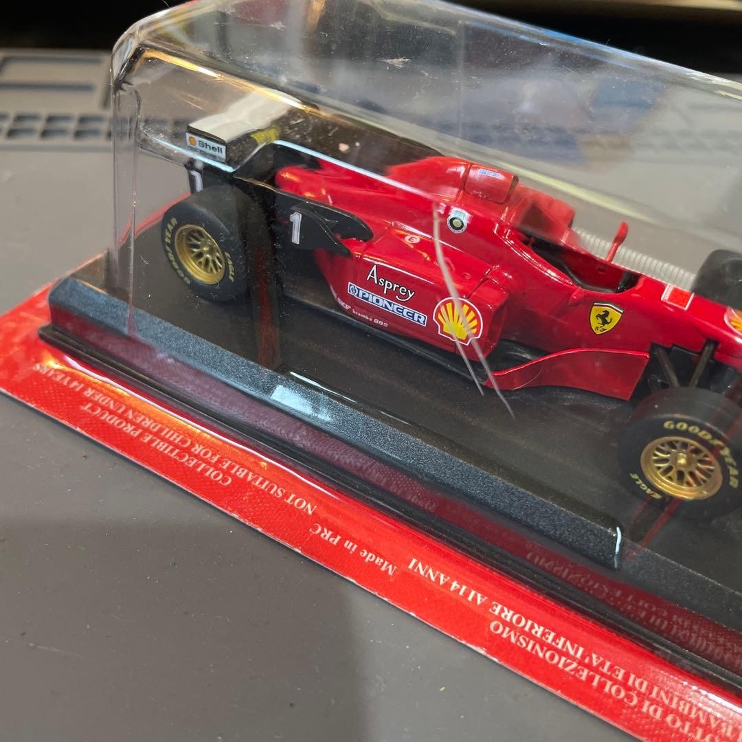 Ferrari F1 Car 1/43 Scale Shell Logo Display Case Used