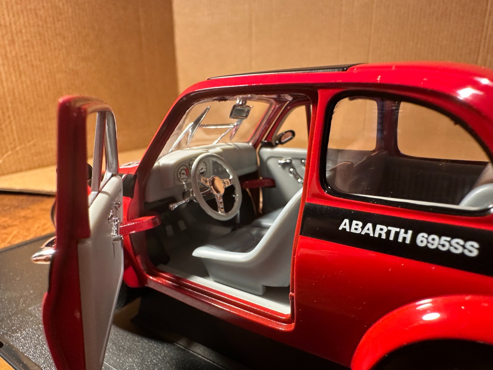 Road Legends 1/18 Scale 1960 Fiat Abarth 695SS Coupe, Red, Good condition