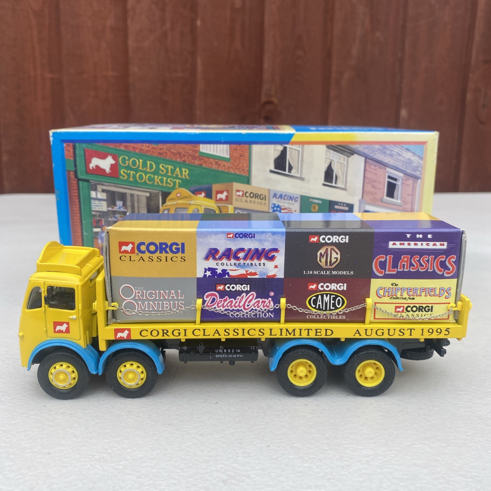 Corgi Classics August 1995 Milestone in the history CorgiERF 8 Wheel Rigid 09802