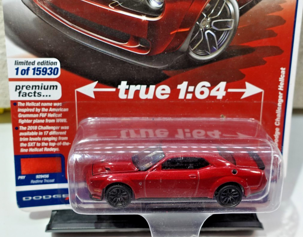 Auto World 2018 Dodge Challenger Hellcat 1/64