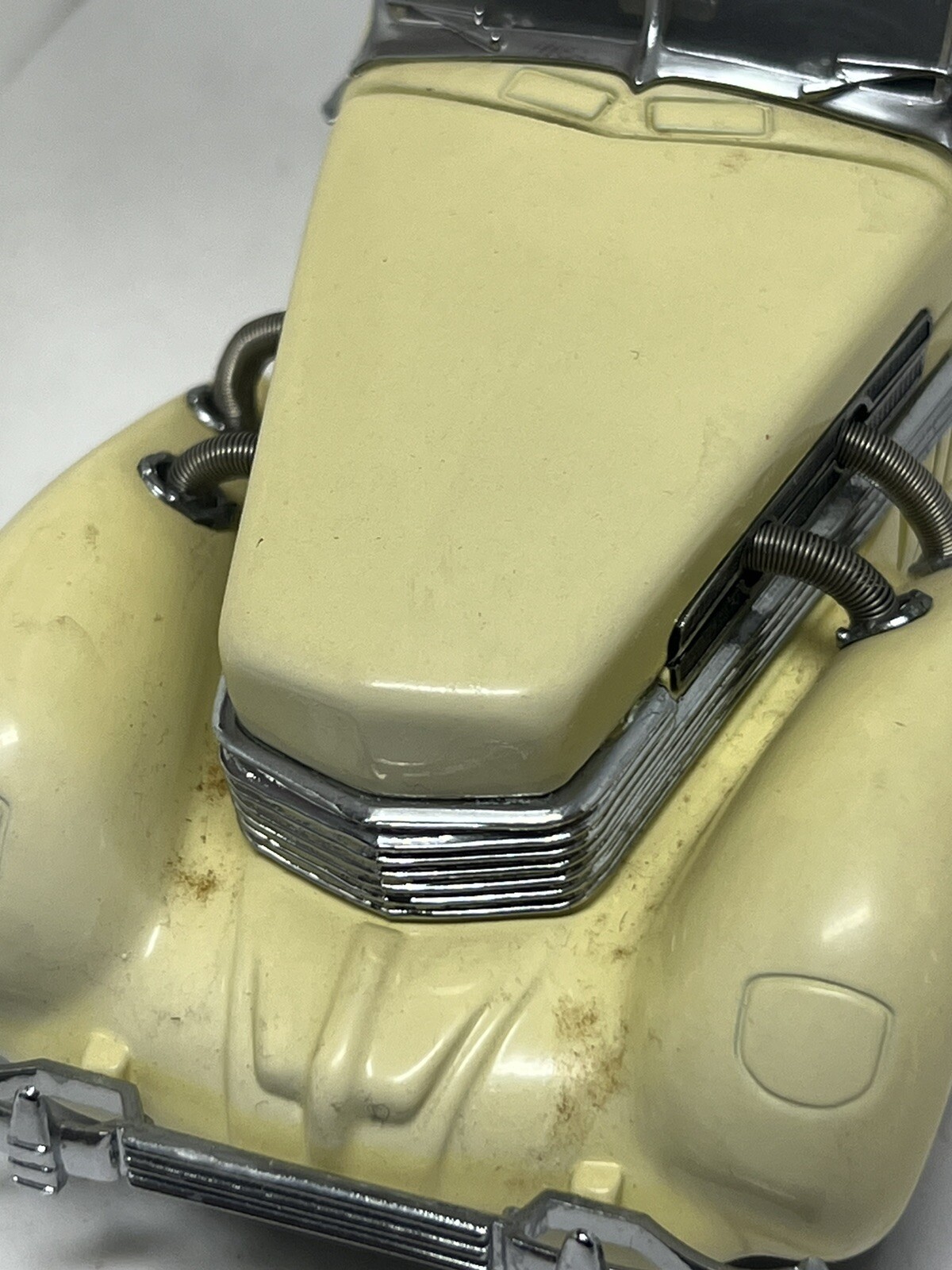 Die Cast~Franklin Mint~1:24~1937 Cord 812 Convertible~Yellow~w/Removable Top