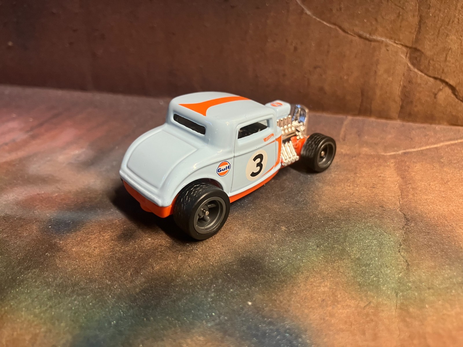 HOT WHEELS “CUSTOM” ’32 FORD (GULF) w/REAL RIDERS